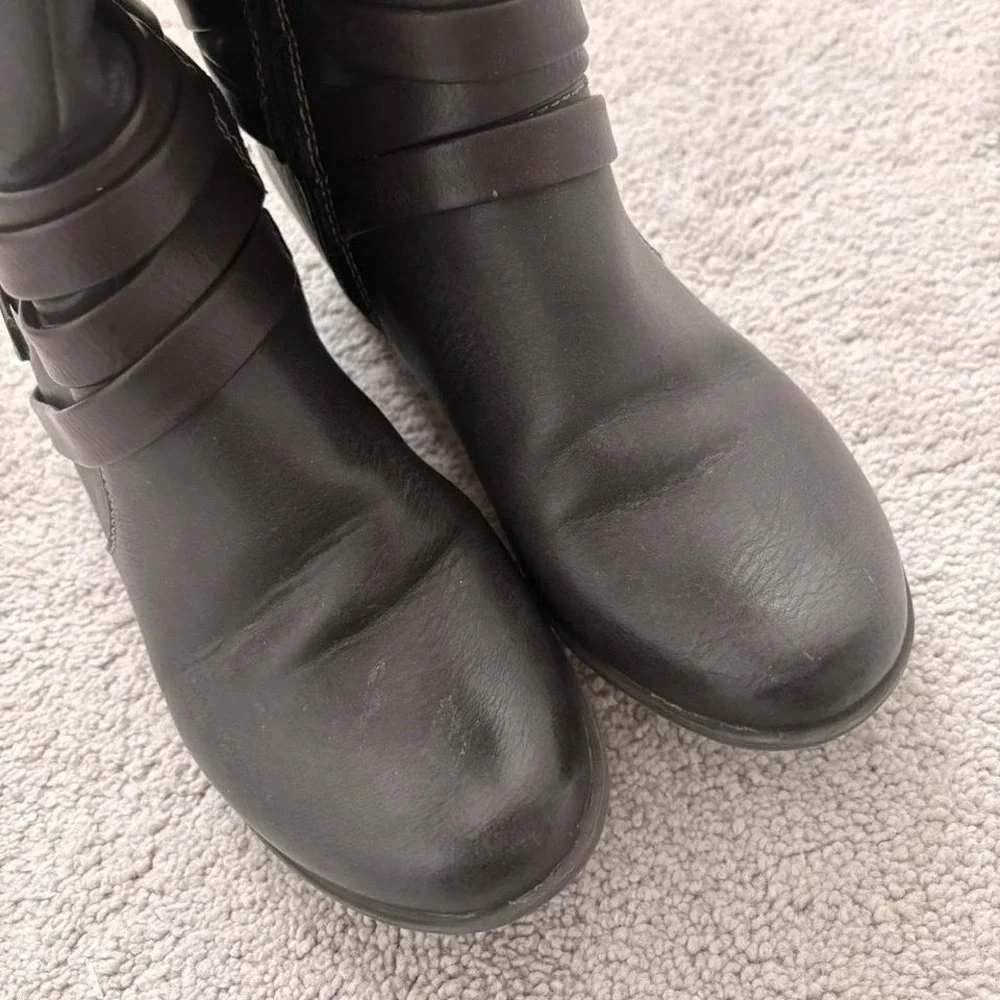y2k 2000s brown knee high buckle